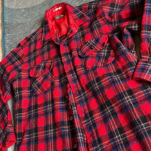 Vintage Pine Grove Red and Black Plaid Flannel Shacket - Picture 6 of 9